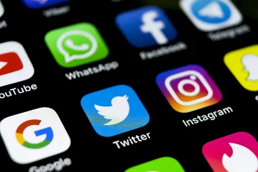 Utiliser les réseaux sociaux pour développer son actvité commerciale